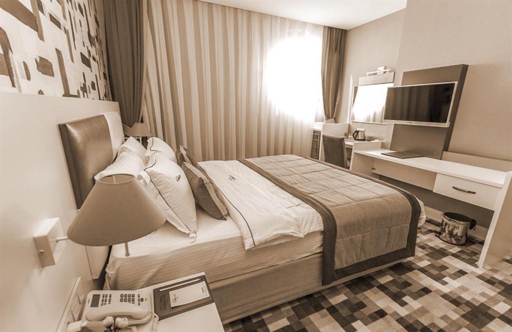 Mayi Hotel Истанбул Екстериор снимка